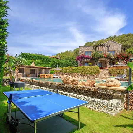 Private Island-style Ultra Luxury Estate Villa *