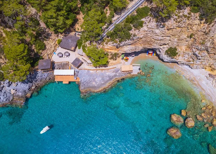 Private Island-style Ultra Luxury Estate *