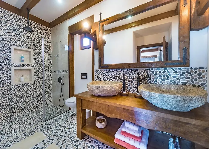 Private Island-style Ultra Luxury Estate