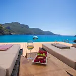 Villa Private Island-style Ultra Luxury Estate