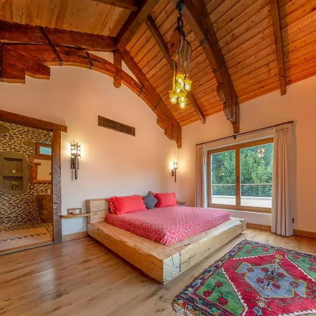 Private Island-style Ultra Luxury Estate