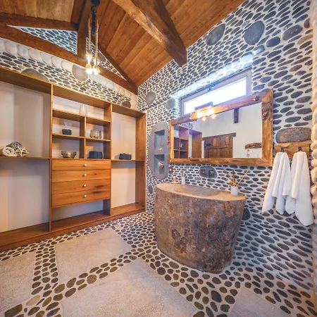 Vila Private Island-style Ultra Luxury Estate