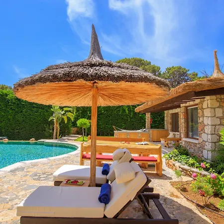 Willa Private Island-style Ultra Luxury Estate *