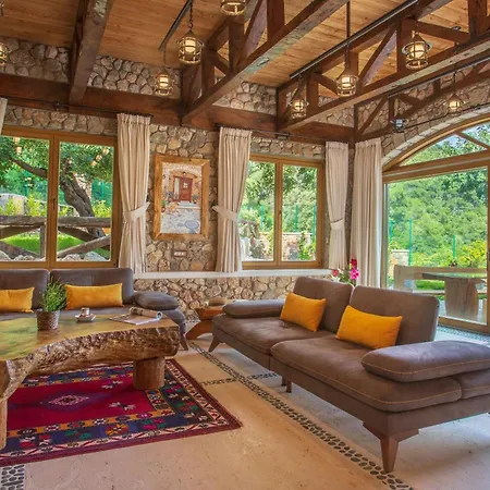 Private Island-style Ultra Luxury Estate フェティエ