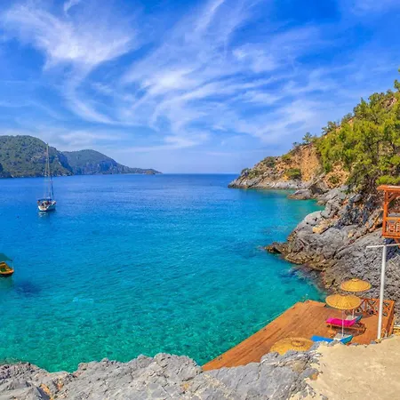 Private Island-style Ultra Luxury Estate *