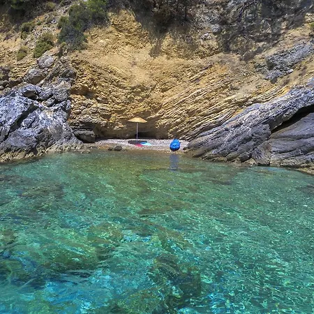 Private Island-style Ultra Luxury Estate Villa