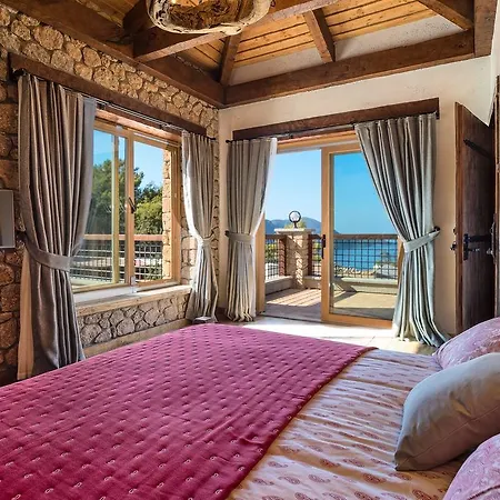 Private Island-style Ultra Luxury Estate Vila Fethiye