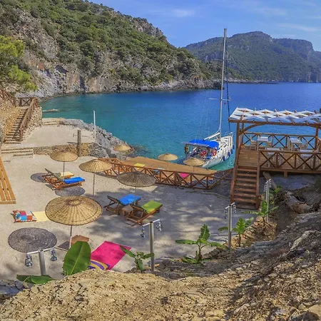 Villa Private Island-style Ultra Luxury Estate *