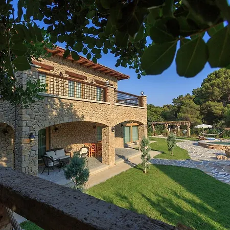 Villa Private Island-style Ultra Luxury Estate