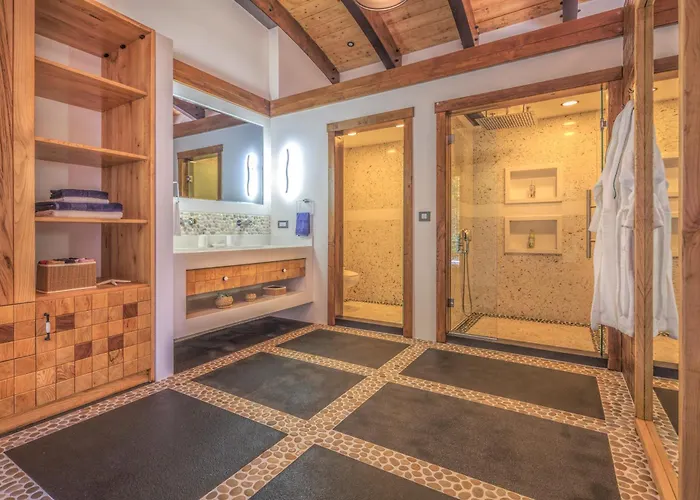 Vila Private Island-style Ultra Luxury Estate *