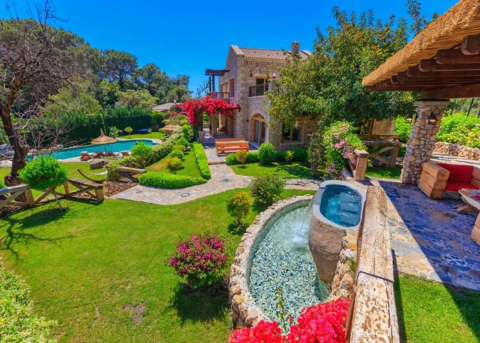 Private Island-style Ultra Luxury Estate *