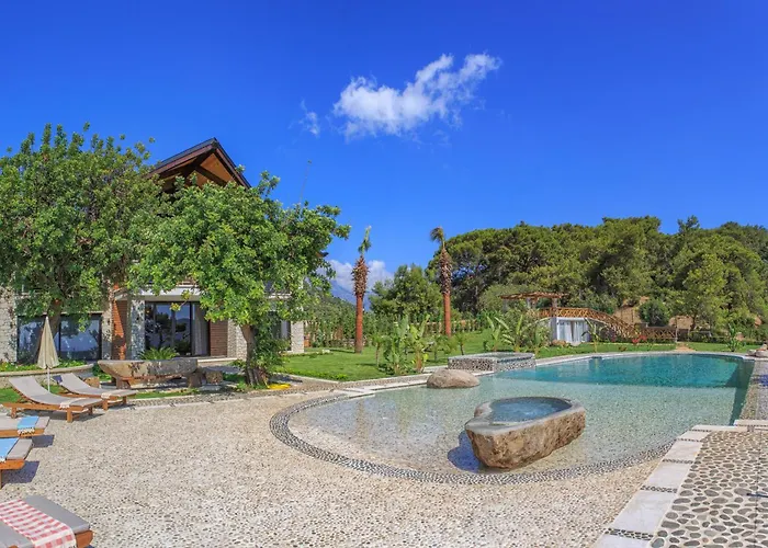 Private Island-style Ultra Luxury Estate Vila *