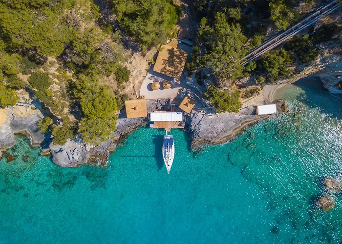 Private Island-style Ultra Luxury Estate *