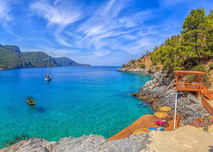 Private Island-style Ultra Luxury Estate *