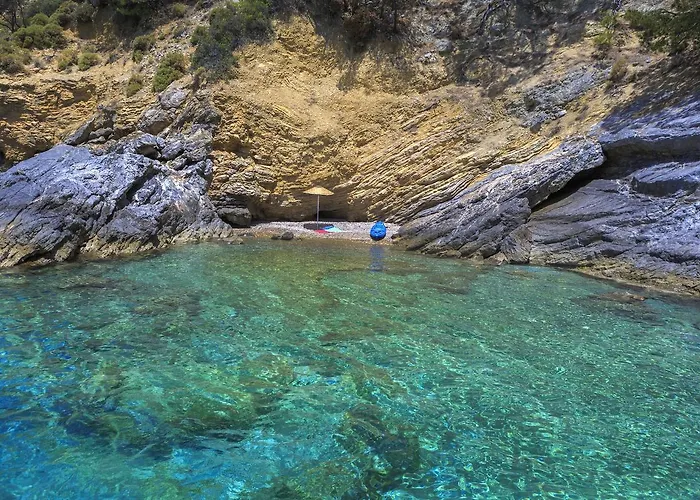 Private Island-style Ultra Luxury Estate Vilă