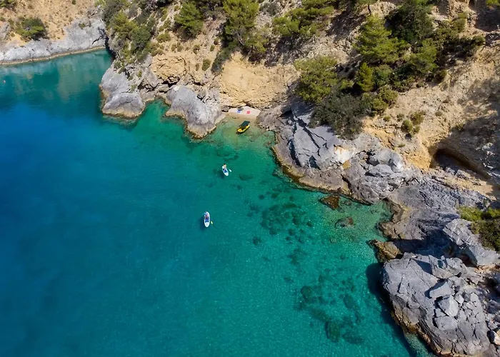 Private Island-style Ultra Luxury Estate Vilă