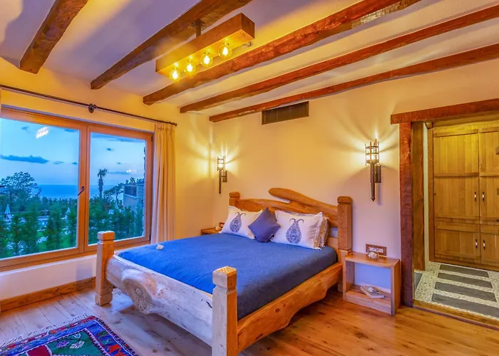 Private Island-style Ultra Luxury Estate *